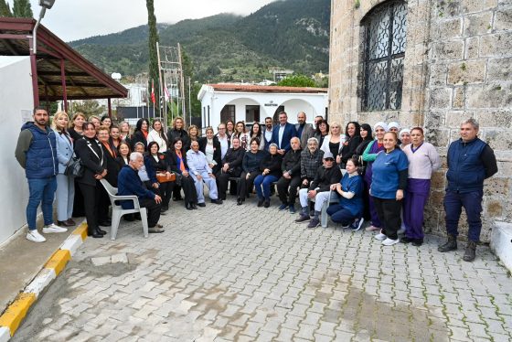 UBP Genel Başkanı Ve Başbakan Ünal Üstel’in Eşi Zerrin Üstel, Ulusal Birlik Partisi Kadın Kolları İle Birlikte Lapta Huzurevi’ni Ziyaret Etti
