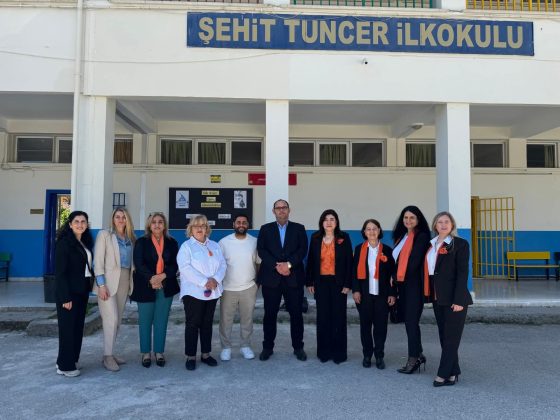 Ulusal Birlik Partisi (UBP) Lefkoşa İlçe Başkanı Mustafa Akyön, Kadın Kolları Üyeleriyle Birlikte Şht. Tuncer İlkokulu’nu Ziyaret Etti